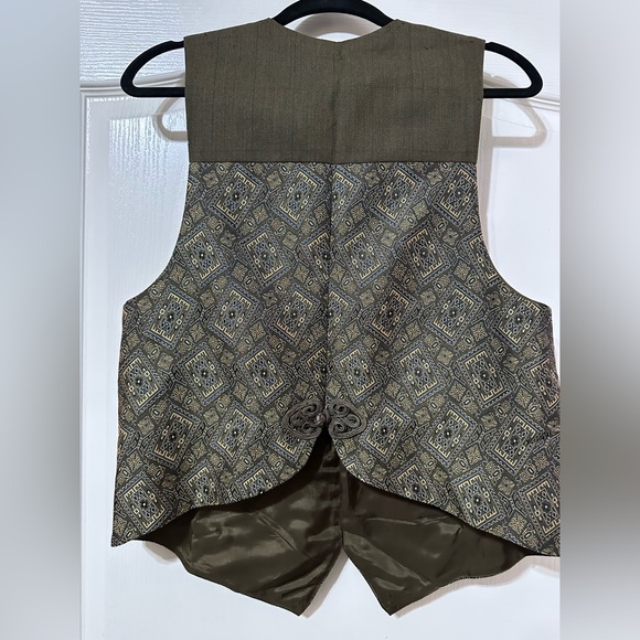 Max & Mabel satin tapestry vest with beautiful details in front and back - Picture 4 of 5